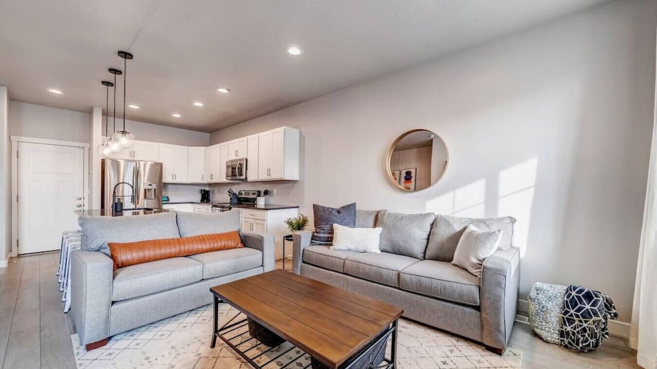 Photo of Livingroom in Bluffdale