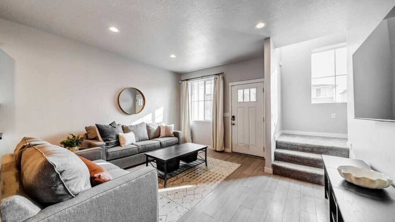 Photo of Livingroom in Bluffdale