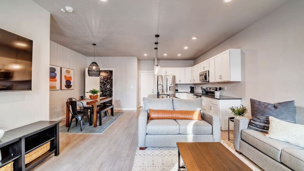 Photo of Livingroom in Bluffdale