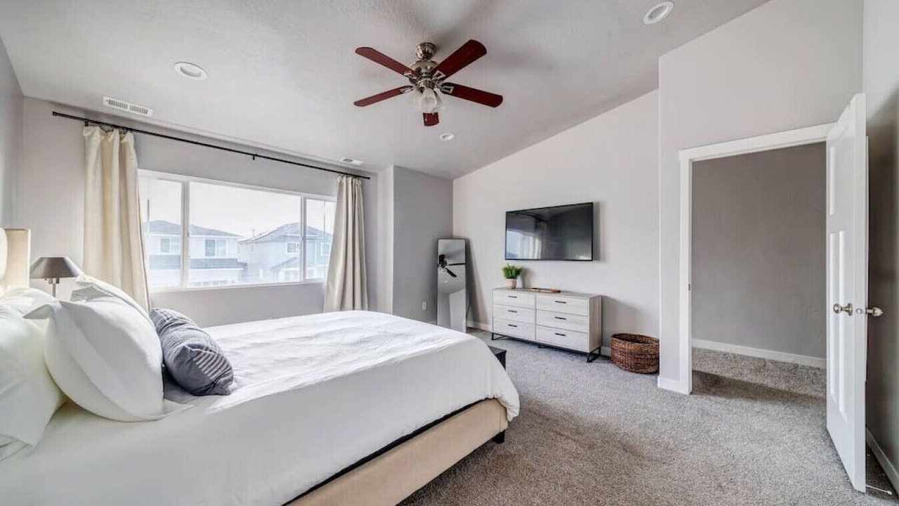 Photo of Bedroom in Bluffdale