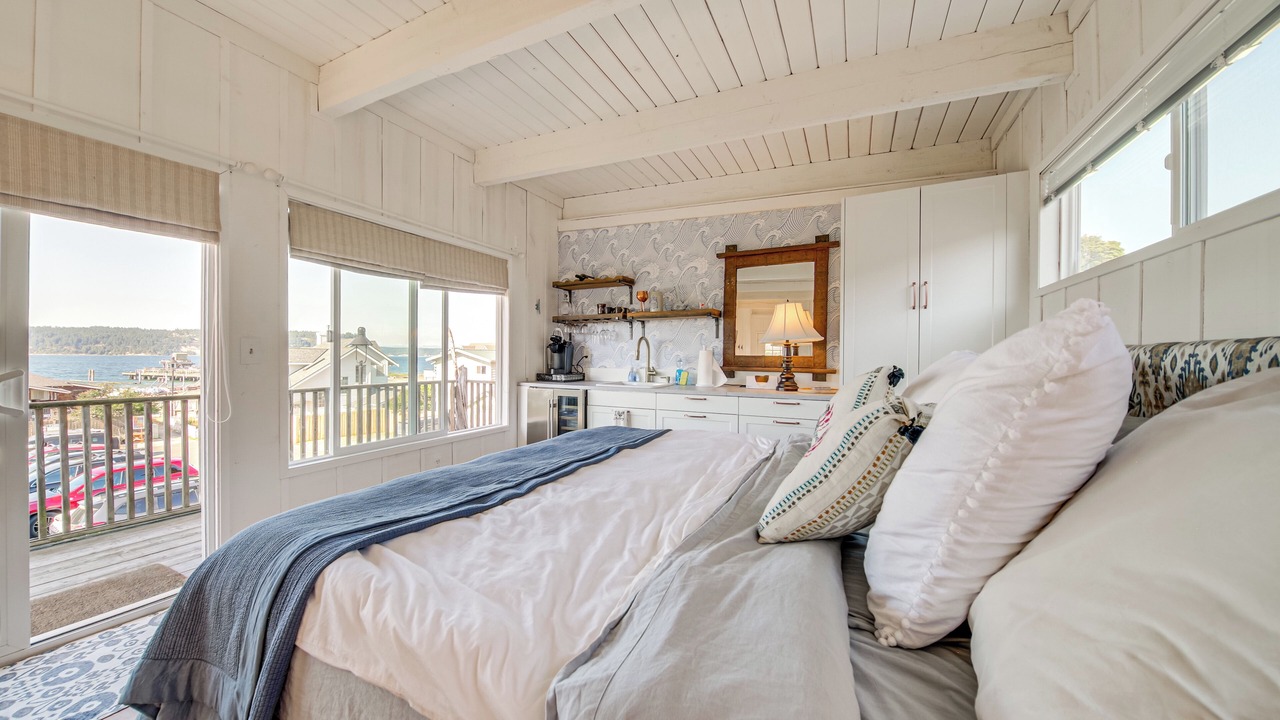 Photo of Bedroom in Langley