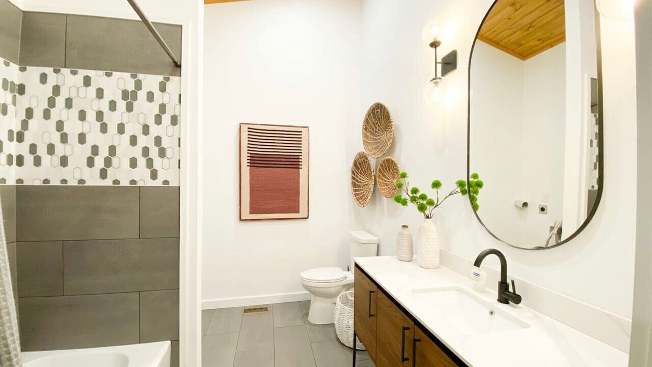 Photo of Bathroom in Newnata