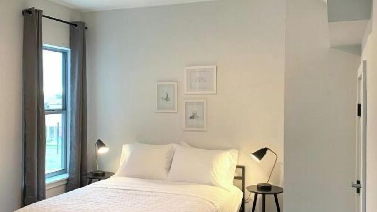 Photo of Bedroom in Midtown