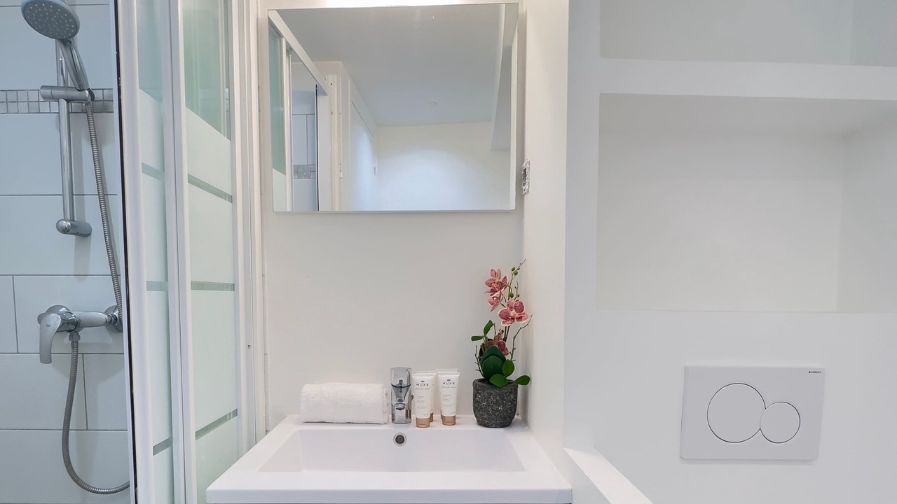 Photo of Bathroom in 6th Arrondissement