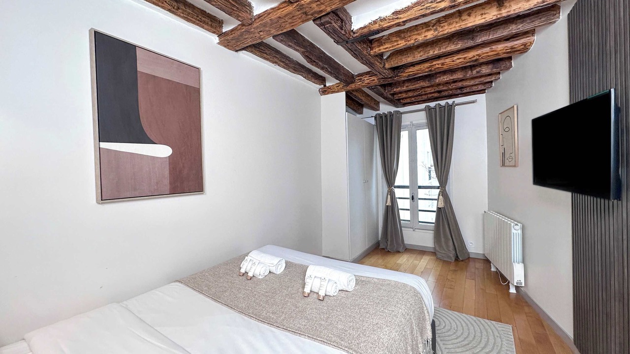 Photo of Bedroom in 6th Arrondissement
