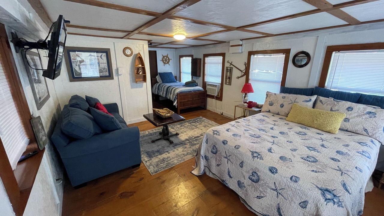 Photo of Bedroom in Cedar Lane