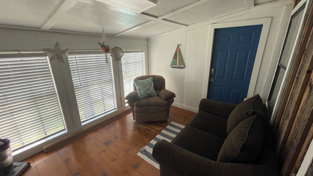 Photo of Livingroom in Cedar Lane