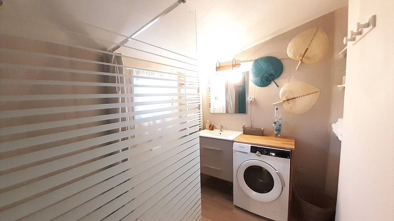 Photo of Bathroom in Sallertaine