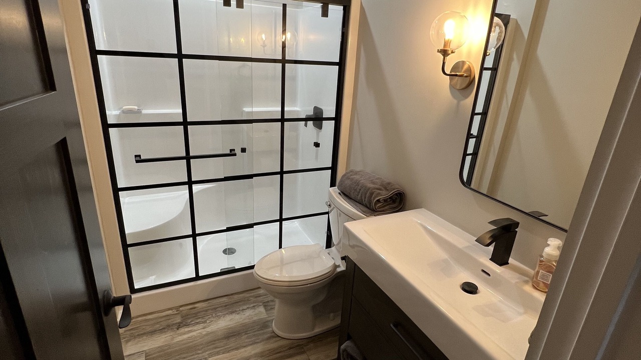 Photo of Bathroom in Republican City