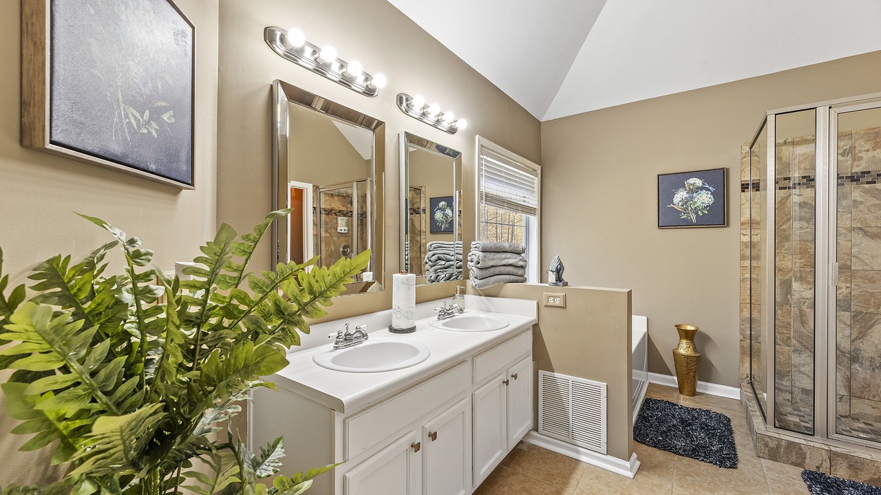 Photo of Bathroom in East Point