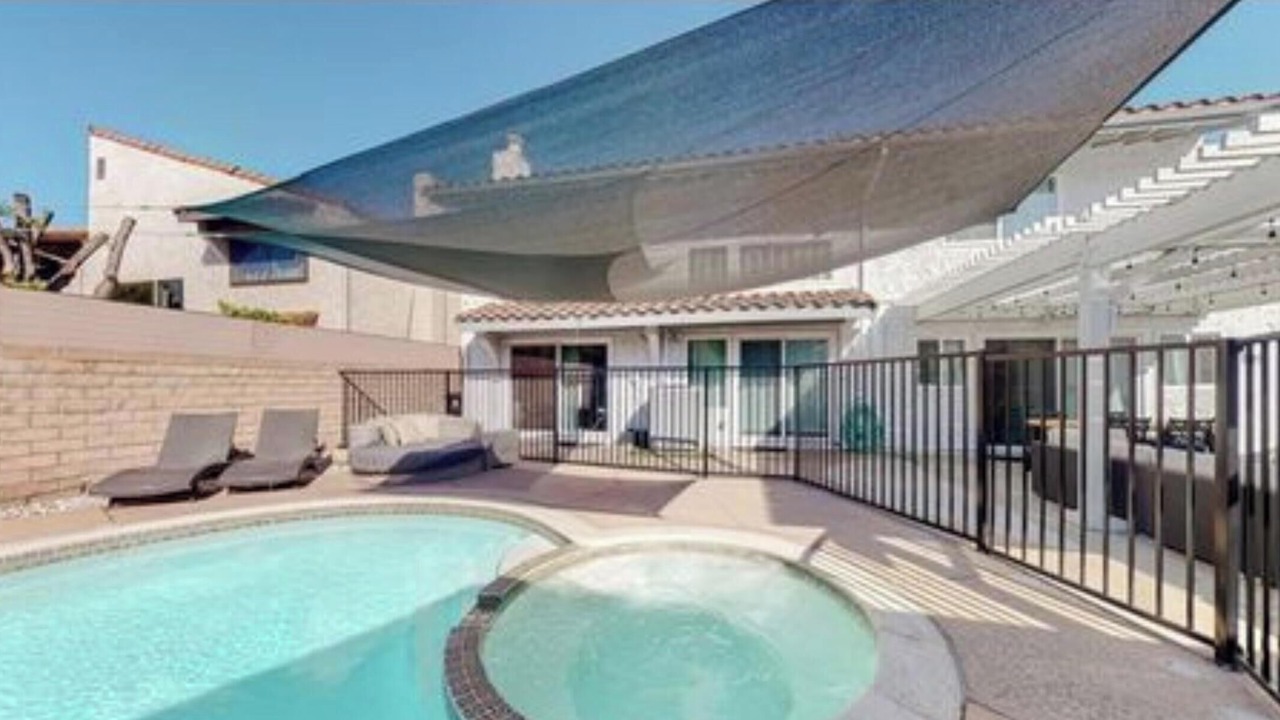 Photo of Outdoor in Canoga Park