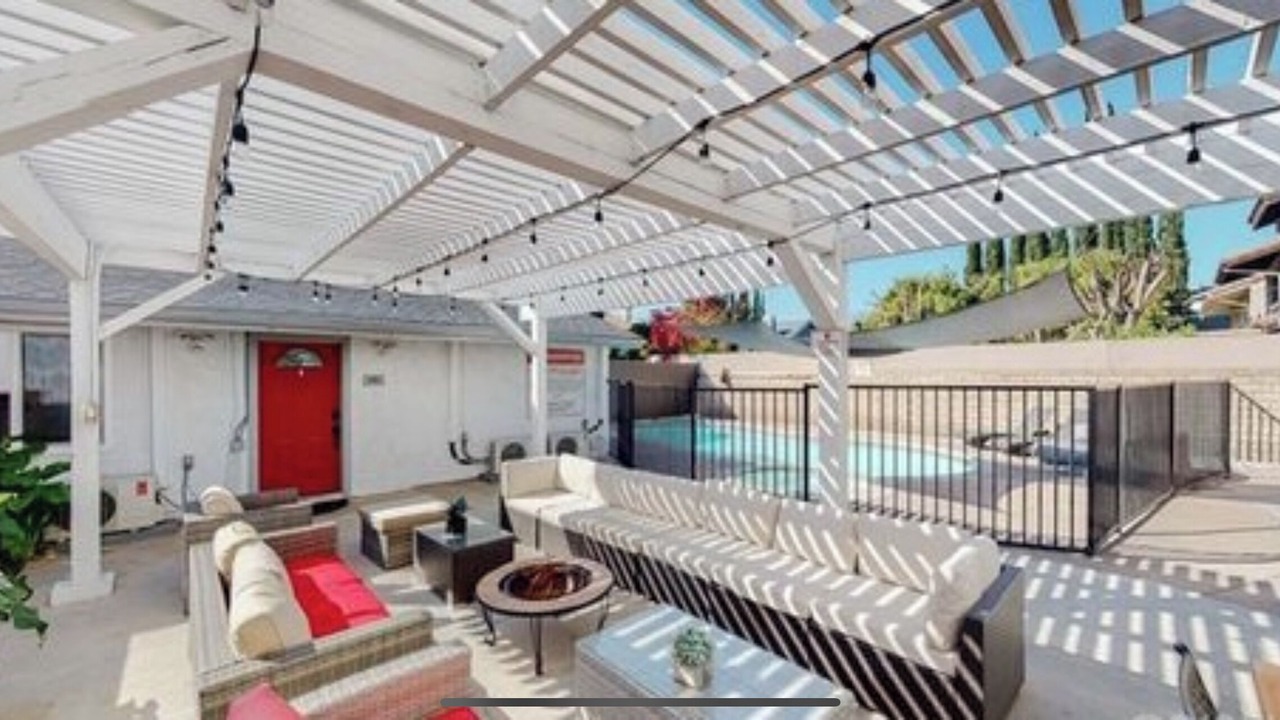 Photo of Outdoor in Canoga Park