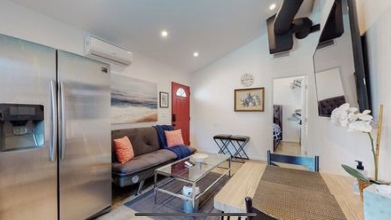 Photo of Livingroom in Canoga Park