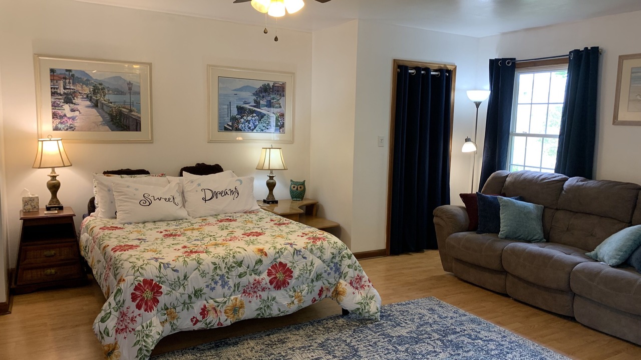 Photo of Bedroom in Oldhams