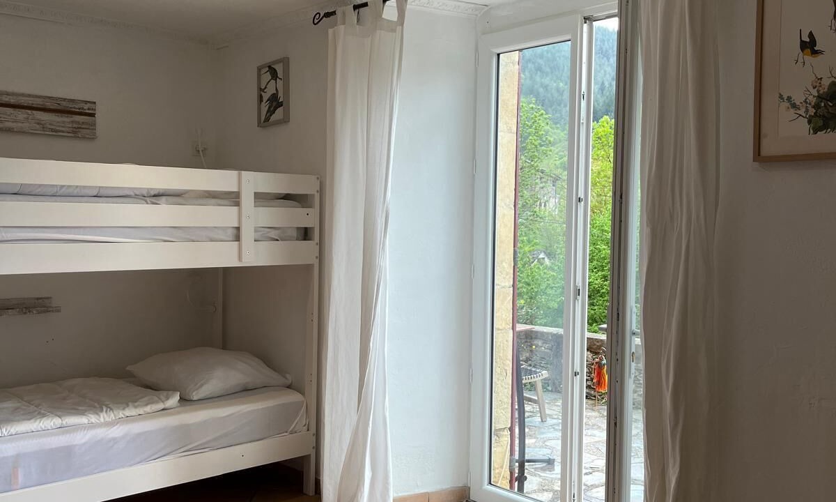 Photo of Bedroom in Saint-Julien-d'Arpaon