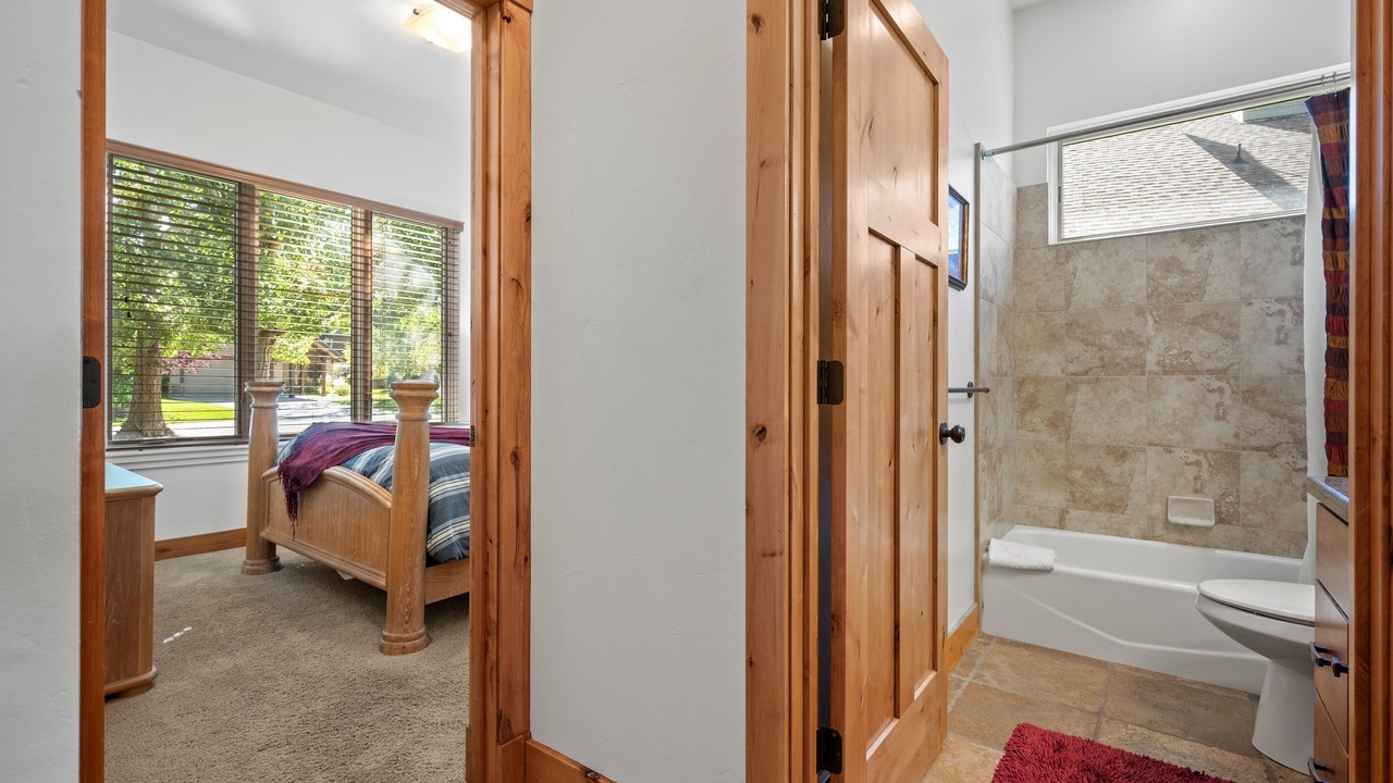 Photo of Bathroom in Eden