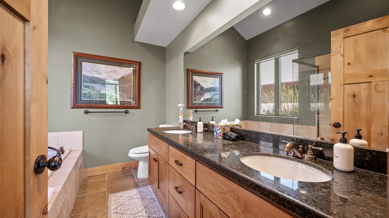 Photo of Bathroom in Eden