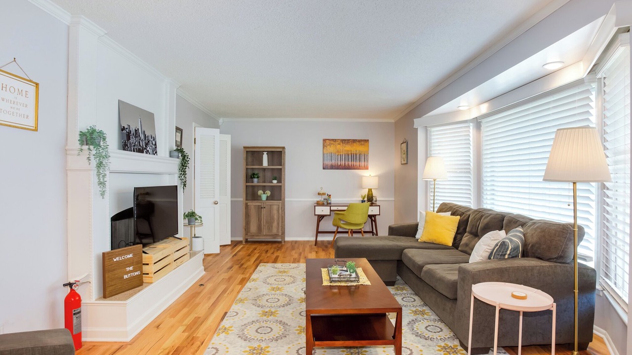 Photo of Livingroom in Merriam