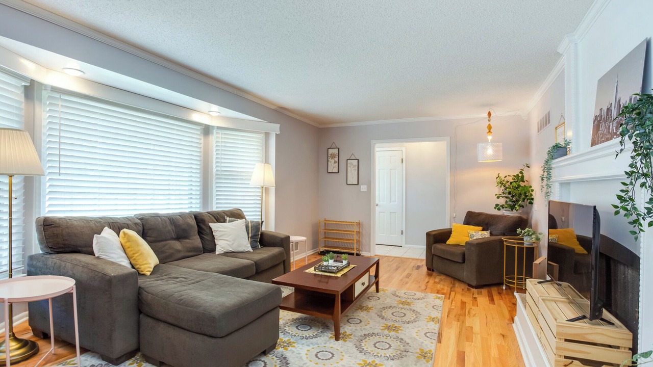 Photo of Livingroom in Merriam
