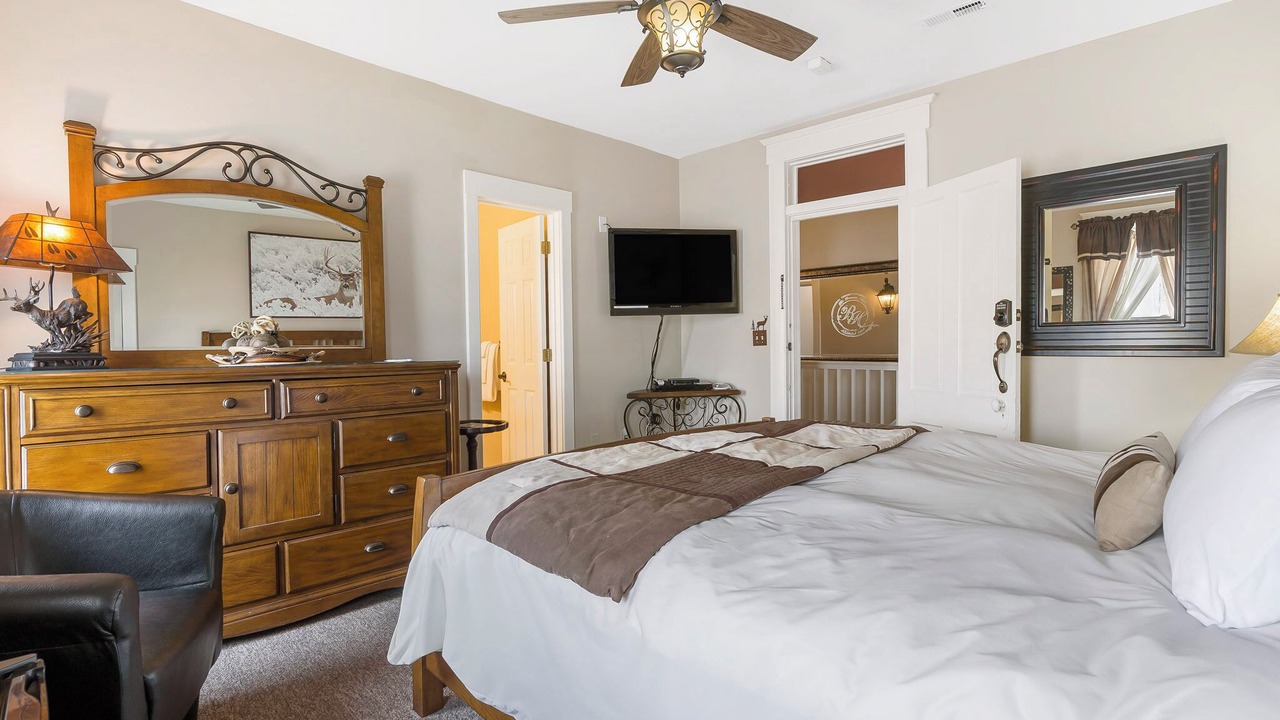 Photo of Bedroom in Downtown Branson