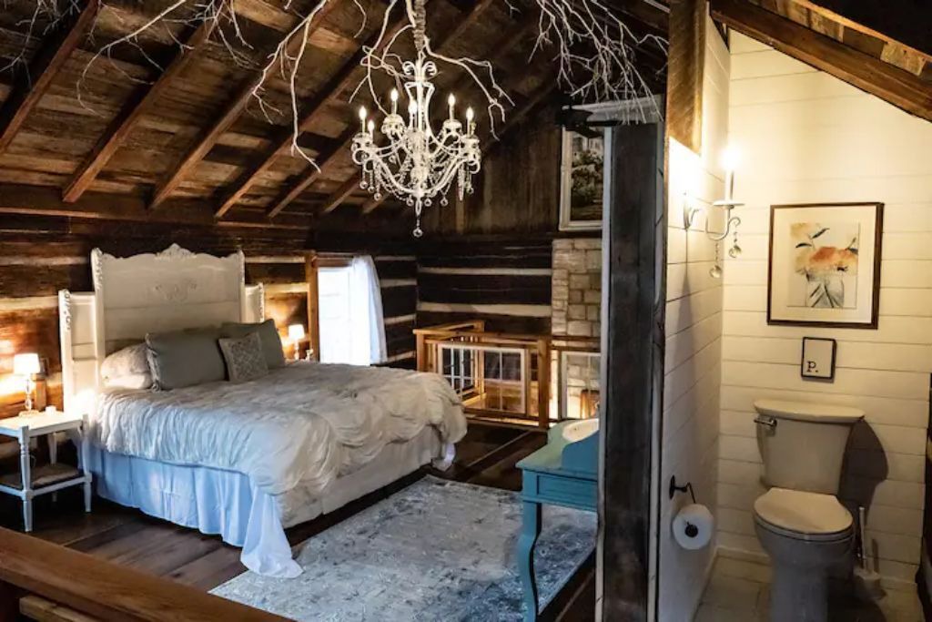 Photo of Bedroom in Hendersonville