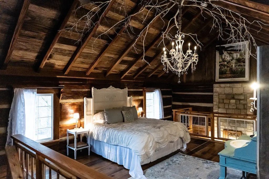 Photo of Bedroom in Hendersonville