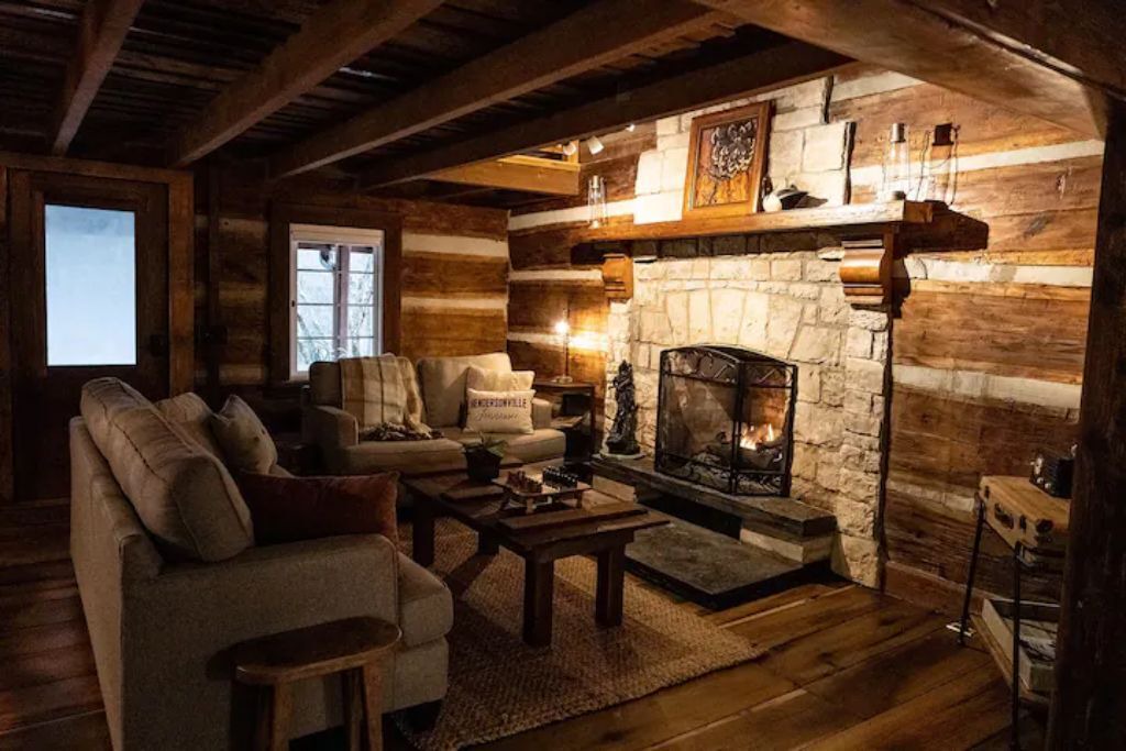 Photo of Livingroom in Hendersonville