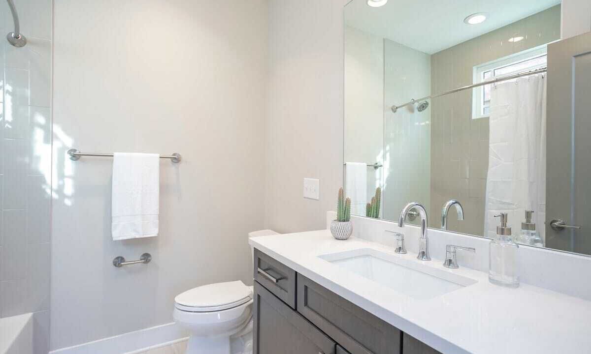 Photo of Bathroom in Hadley - Washington
