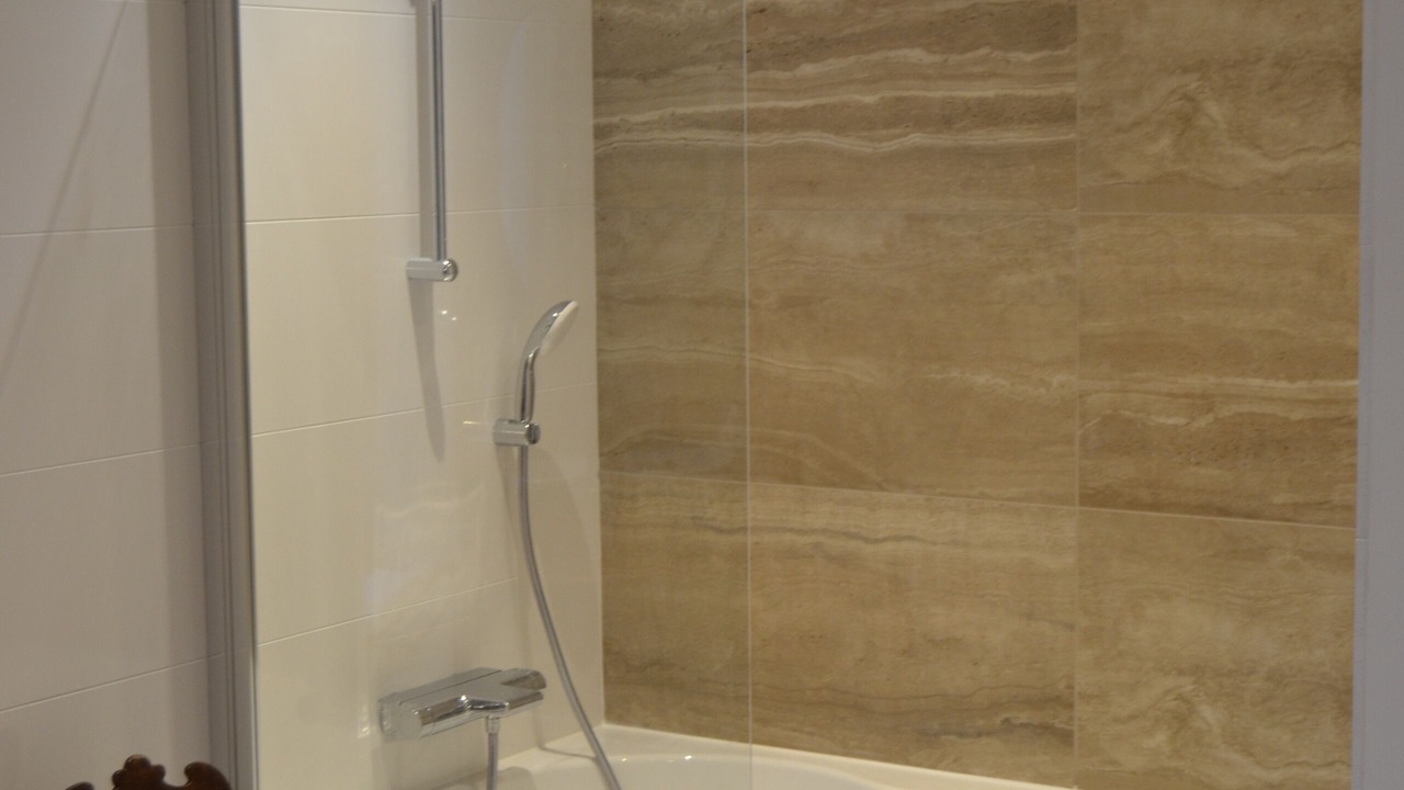 Photo of Bathroom in Flavigny-sur-Ozerain