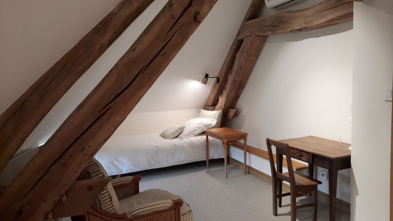 Photo of Bedroom in Flavigny-sur-Ozerain