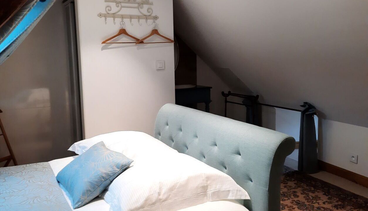 Photo of Bedroom in Flavigny-sur-Ozerain