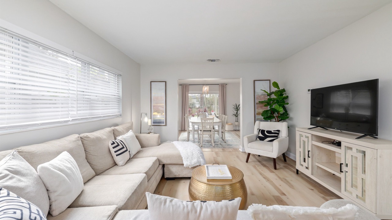 Photo of Livingroom in Jacksonville Beach