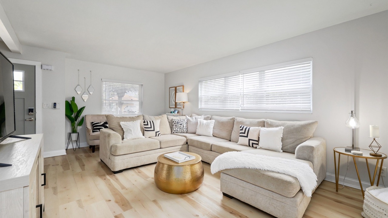 Photo of Livingroom in Jacksonville Beach