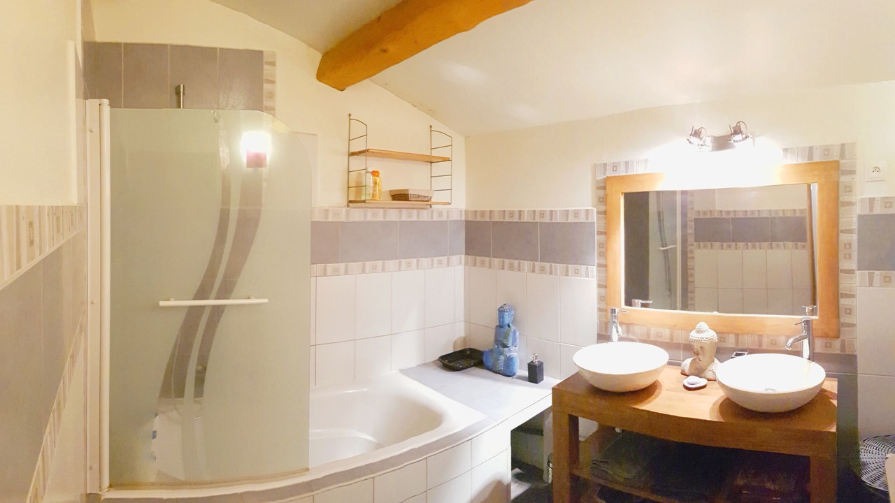 Photo of Bathroom in Callas