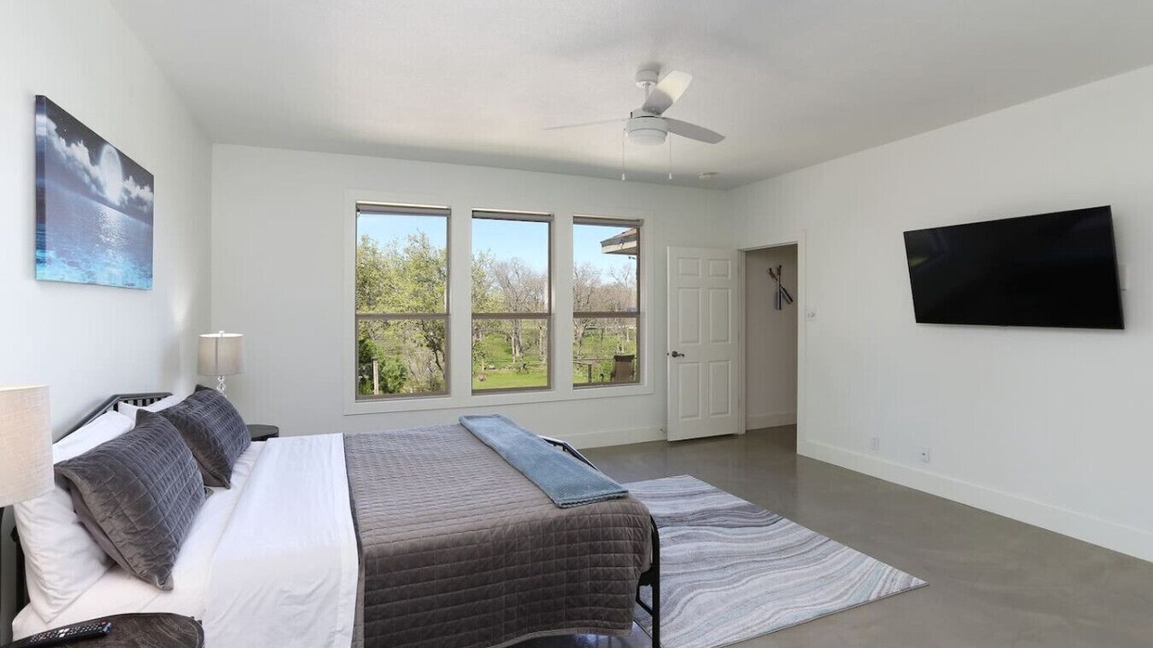 Photo of Bedroom in McQueeney