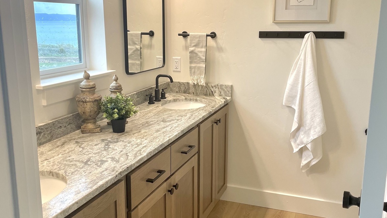 Photo of Bathroom in Cherimoya Hill