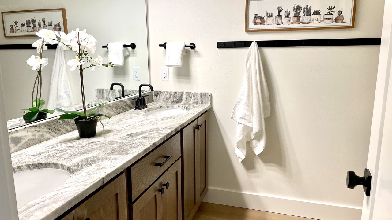 Photo of Bathroom in Cherimoya Hill