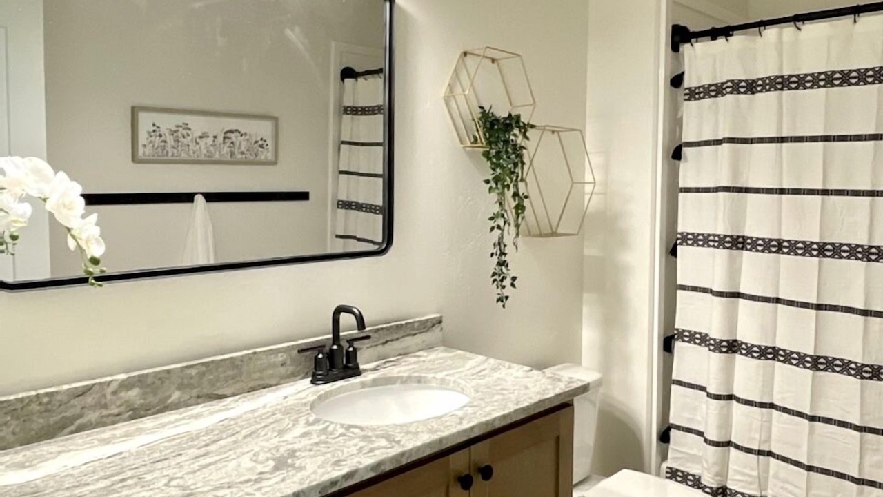 Photo of Bathroom in Cherimoya Hill