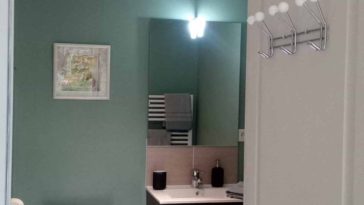 Photo of Bathroom in Saint-Sylvestre-de-Cormeilles