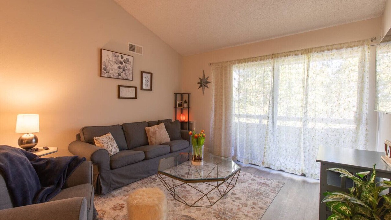 Photo of Livingroom in Ivey Ranch - Rancho Del Oro