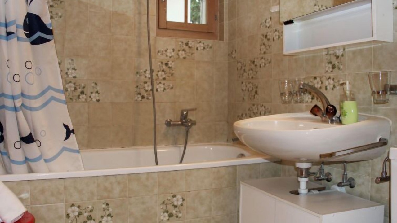 Photo of Bathroom in Moleson