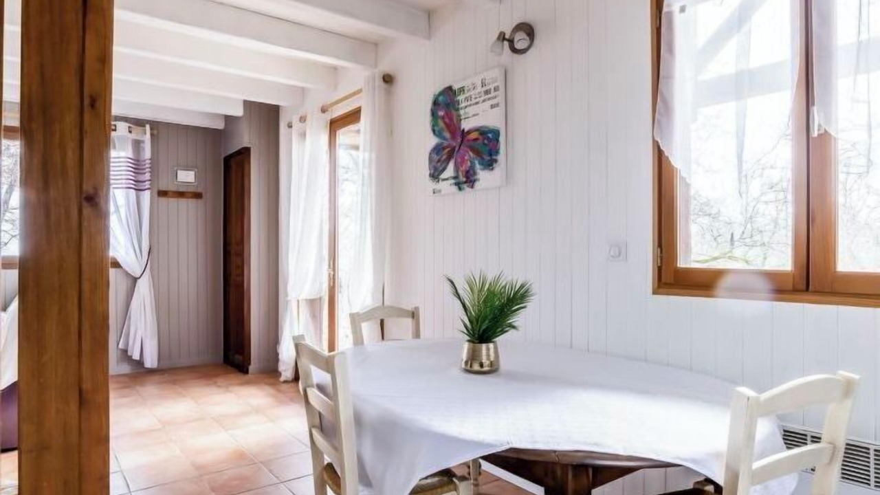 Photo of Bedroom in Loupiac