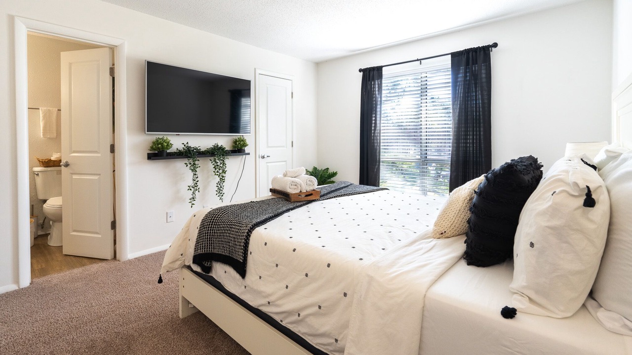 Photo of Bedroom in Sharon Woods