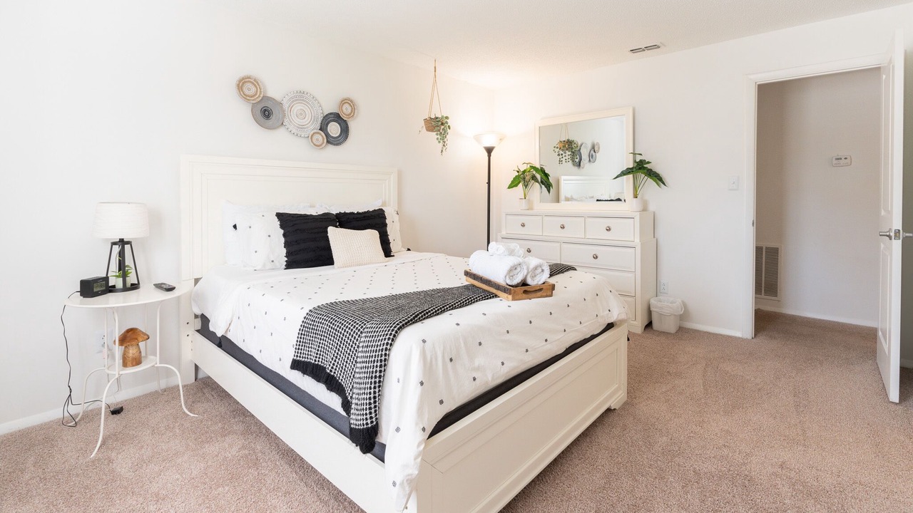 Photo of Bedroom in Sharon Woods