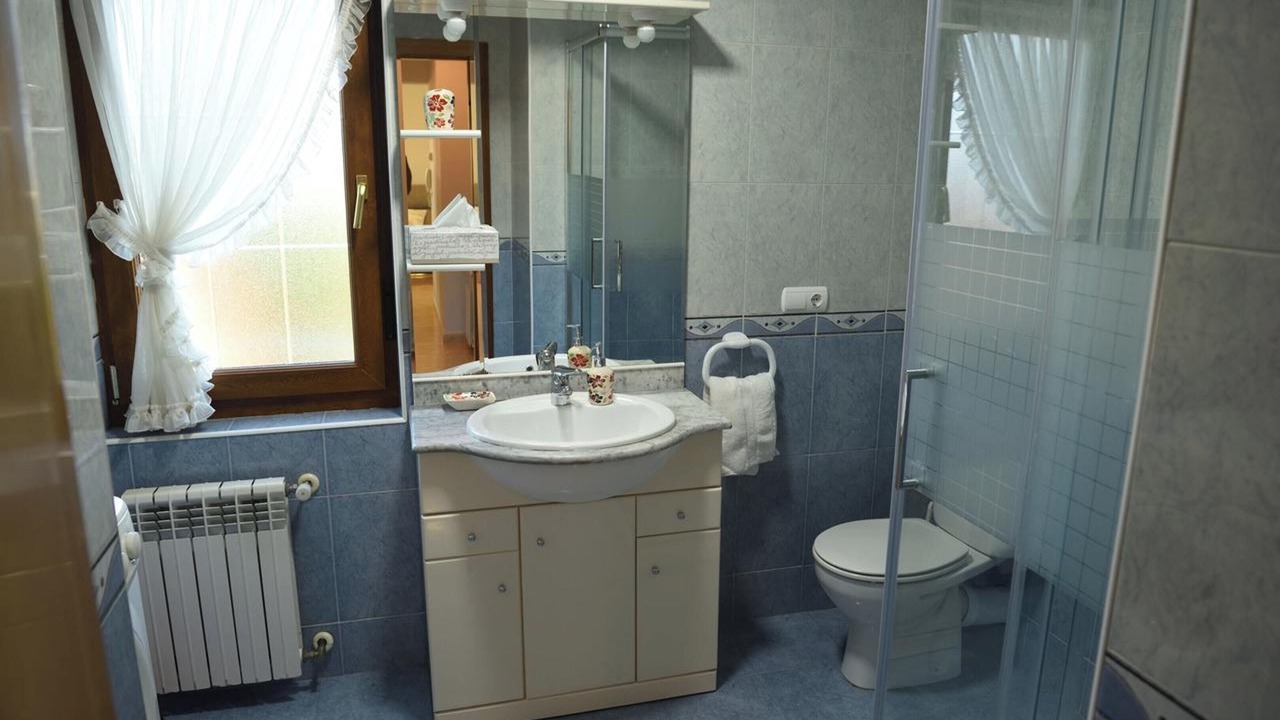 Photo of Bathroom in Mogro