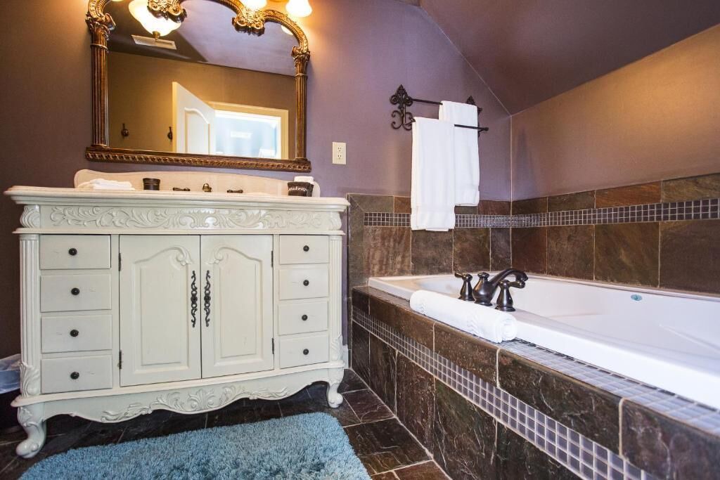 Photo of Bathroom in La Grange