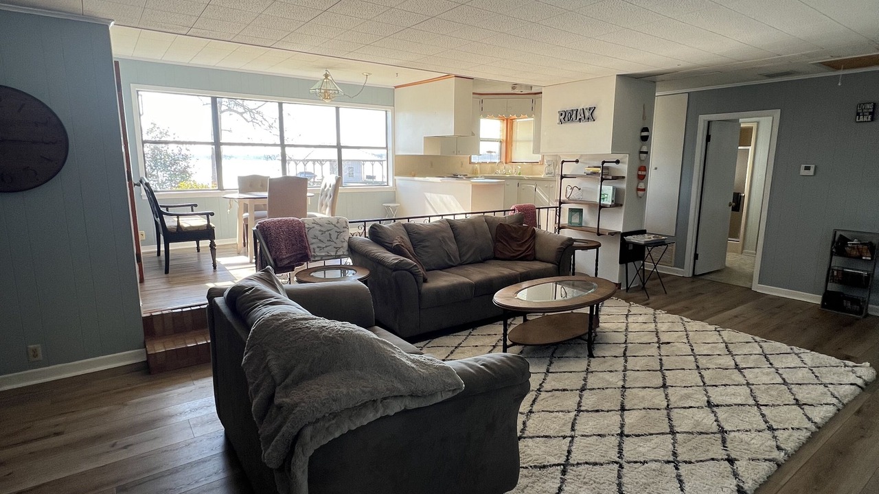Photo of Livingroom in Long Branch