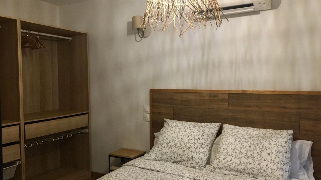 Photo of Bedroom in Givenchy-en-Gohelle