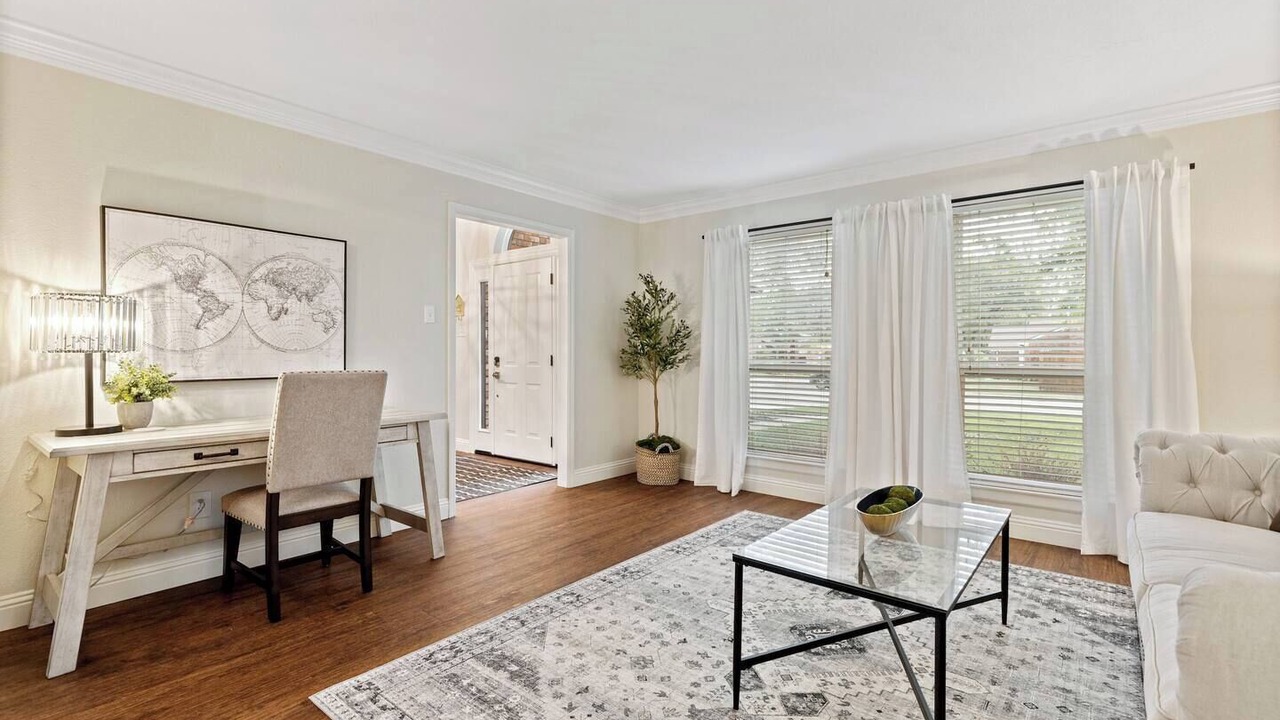 Photo of Livingroom in Grapevine