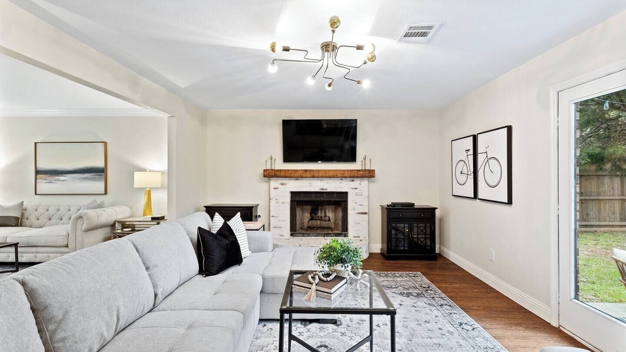 Photo of Livingroom in Grapevine